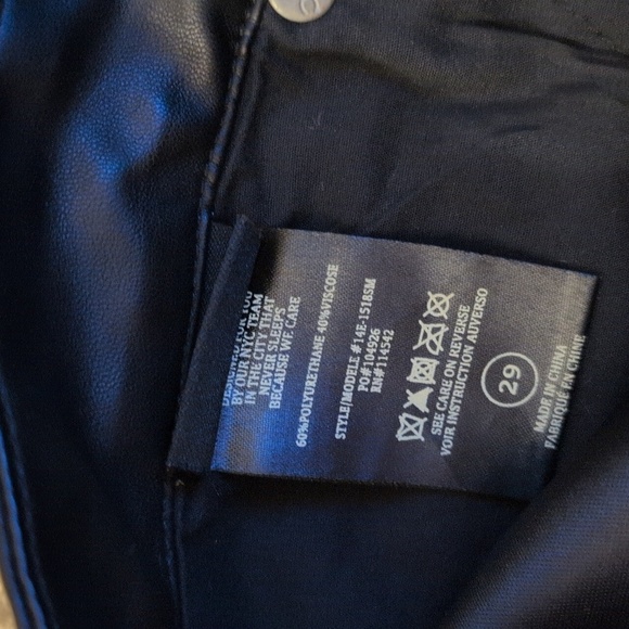 Blank NYC The Bond Faux Learher Skinny Leg Pants Size 29 - Picture 9 of 9